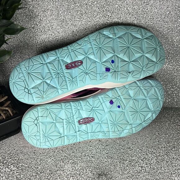 Keen Big Kids' Pink Moxie Sandals Shoes Washable + Waterproof Size 5 - Picture 7 of 9